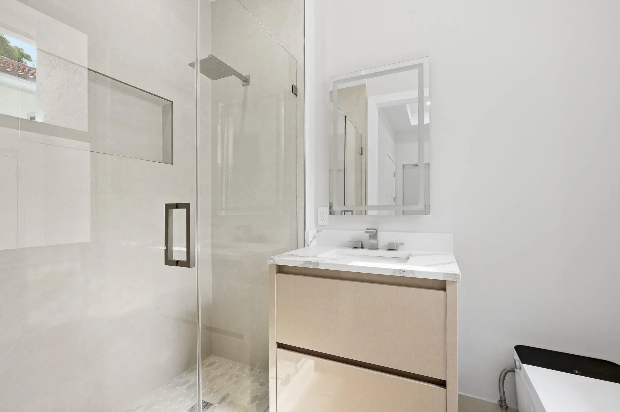 9-web-or-mls-7695_Villa_D_Este_Way_07830
