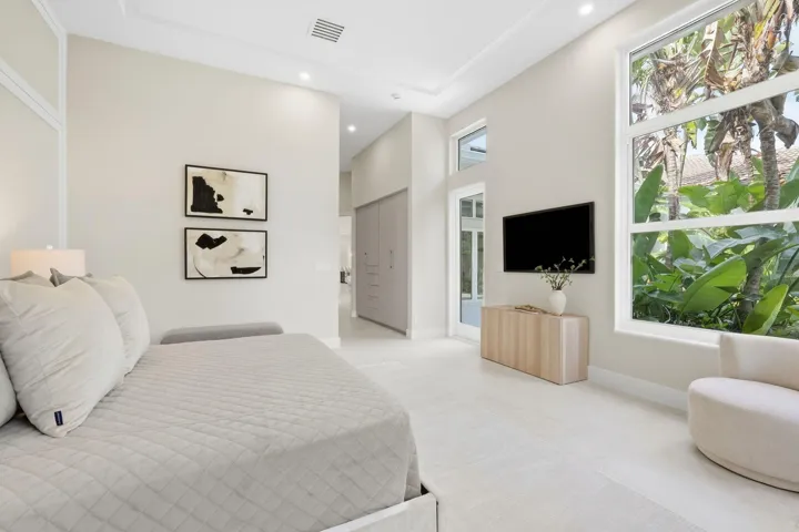 3-web-or-mls-7695_Villa_D_Este_Way_07806