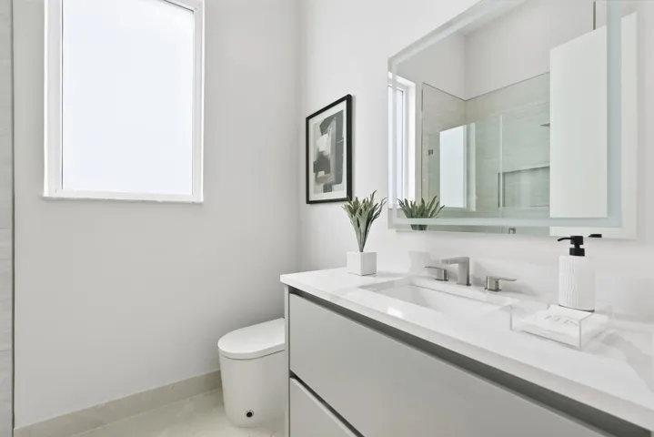 10-web-or-mls-7695_Villa_D_Este_Way_0783