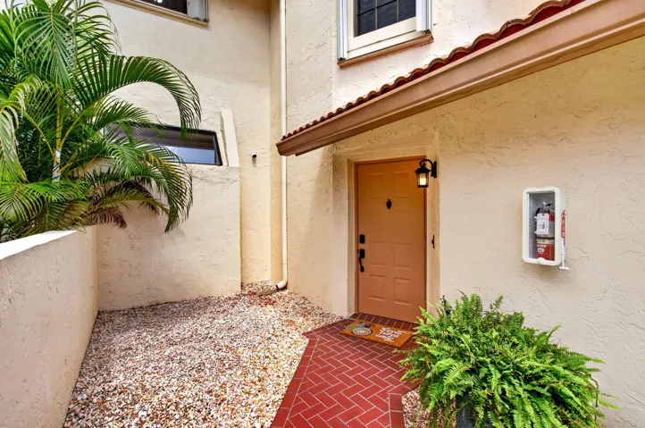 FRONT COURTYARD