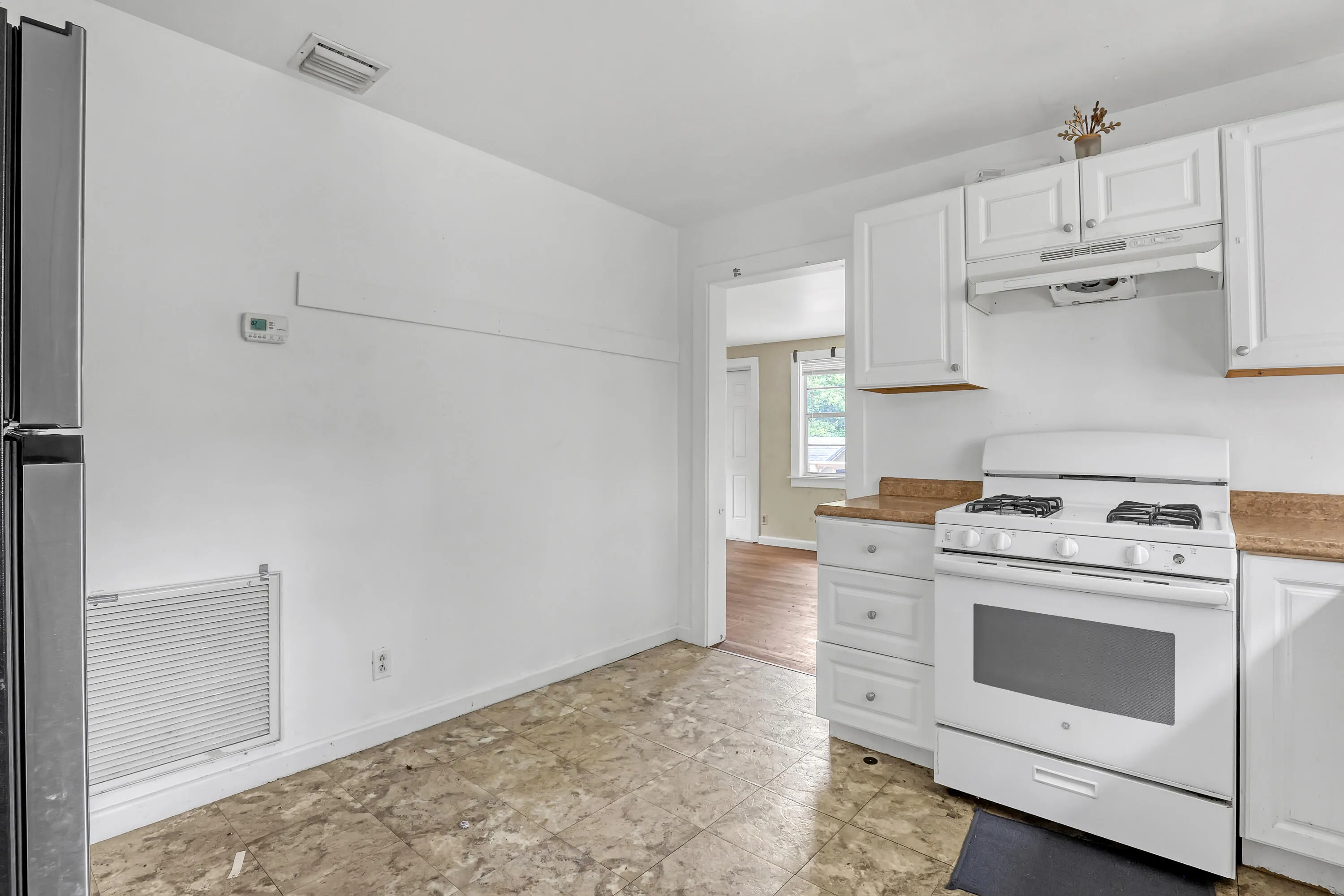 Rear Unit Kitchen