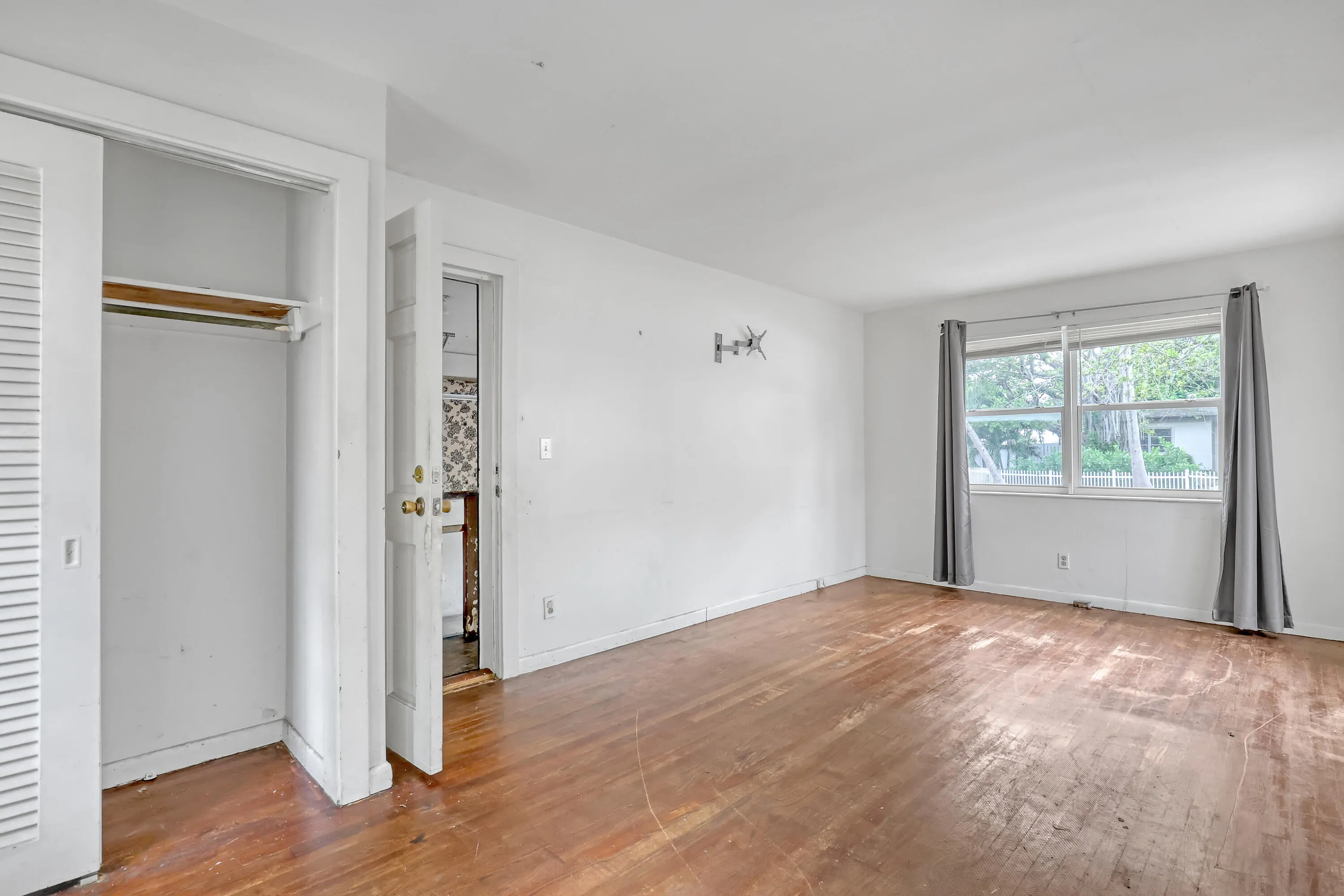 Front Unit Bedroom