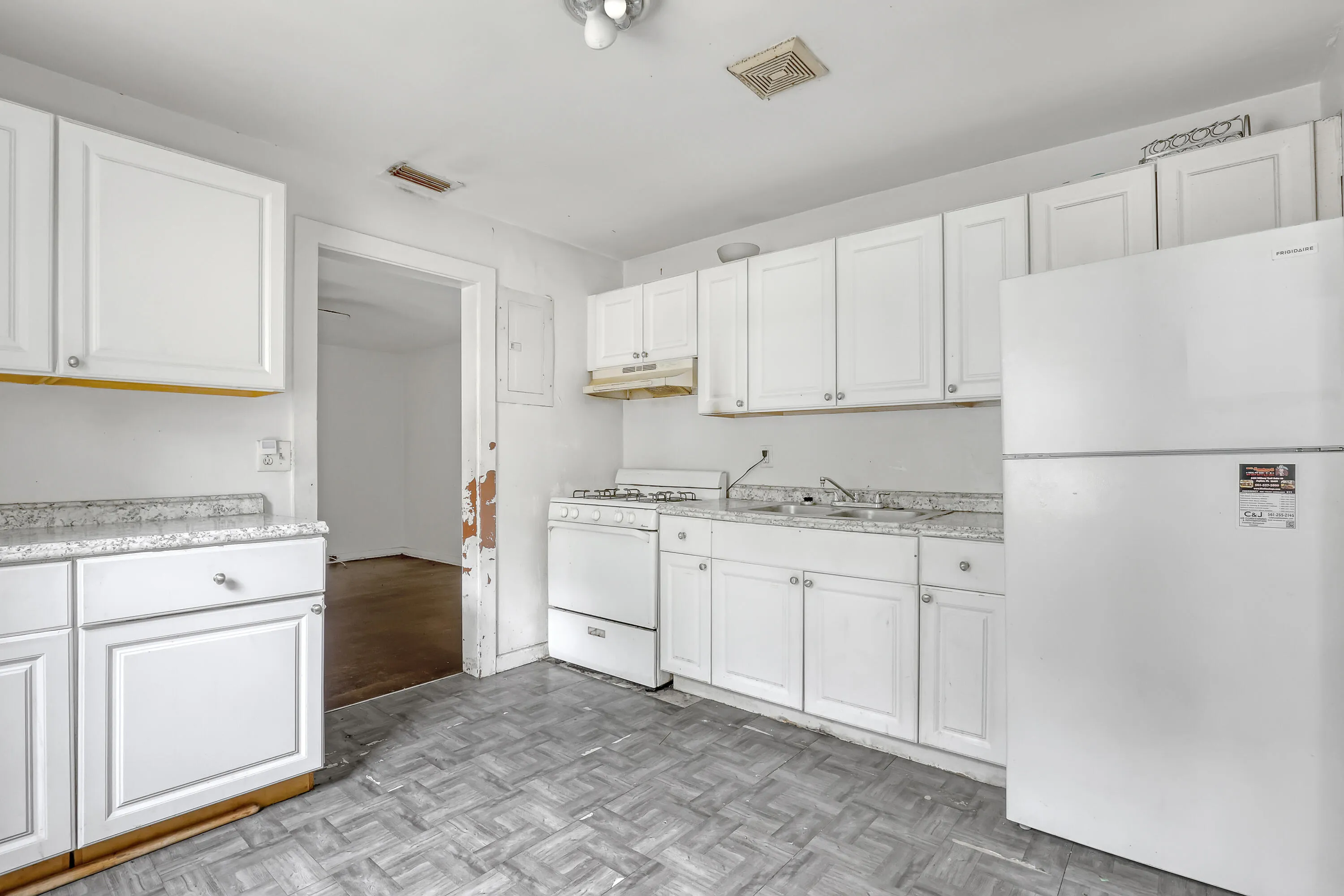 Front Unit Kitchen