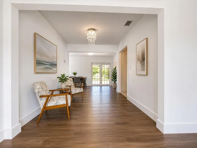modern_interior_staged