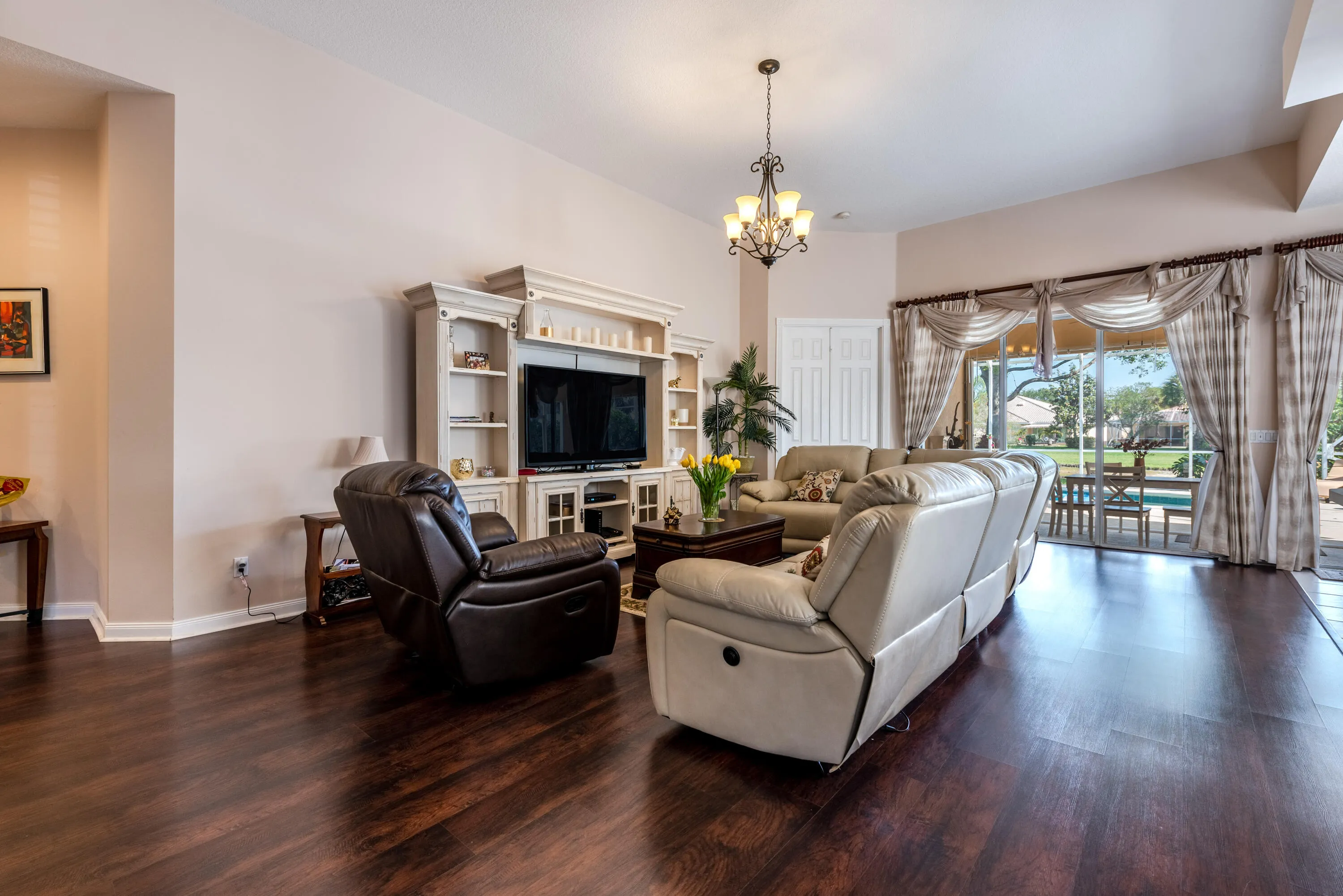 8159 Nevis Pl-9