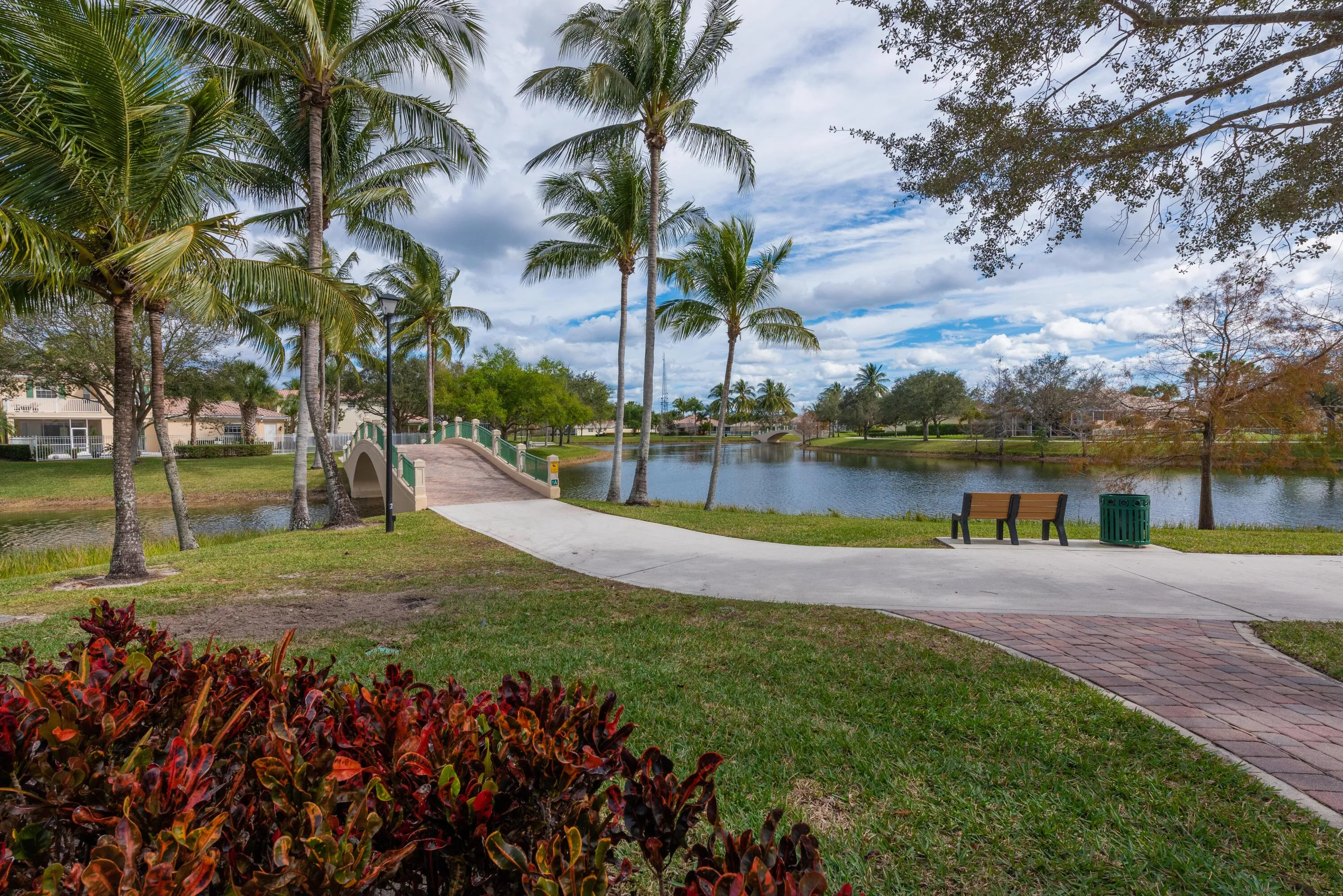 VillageWalk 08