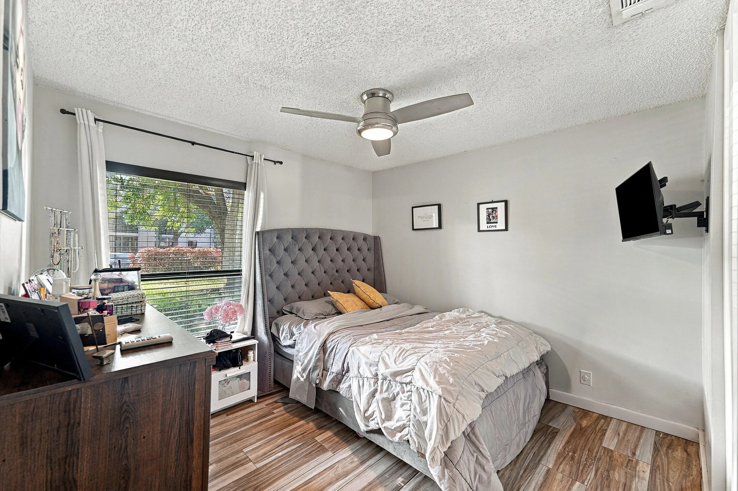 12_bedroom