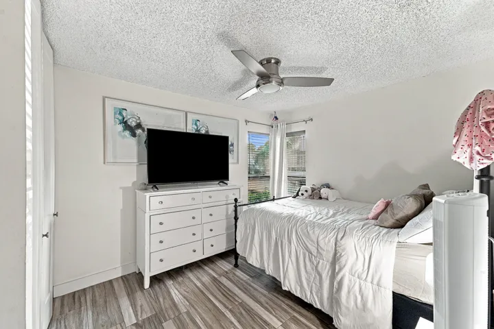 15_bedroom 2