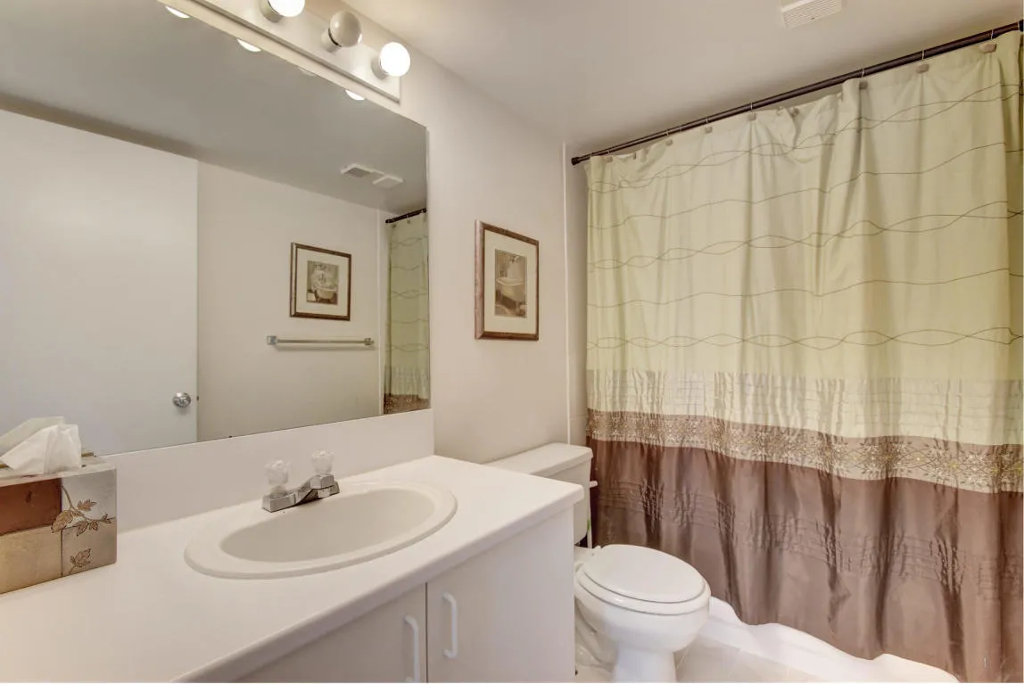 BATHROOM #1