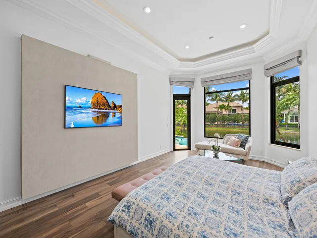 Huge First Floor Primary Suite with large Sitting Area