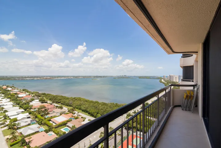 4100 N Ocean Dr Riviera Beach-large-038-