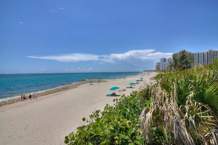4100 N Ocean Dr Riviera Beach-large-002-
