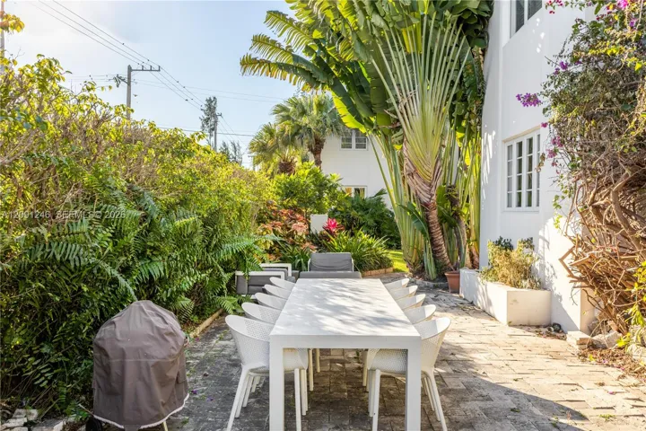 large outdoor dining area to host gatherings