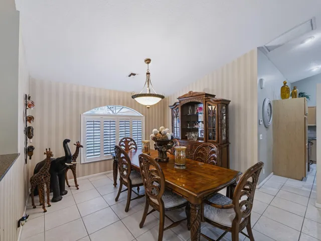 17-web-or-mls-6001-wedgewood-village-cir