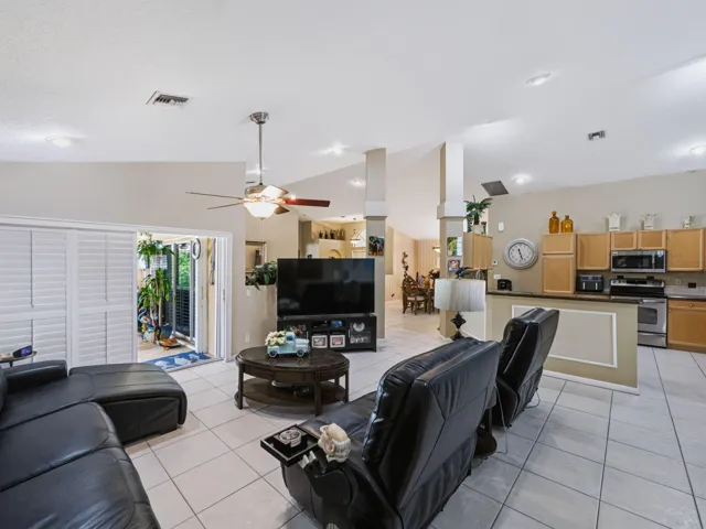 10-web-or-mls-6001-wedgewood-village-cir