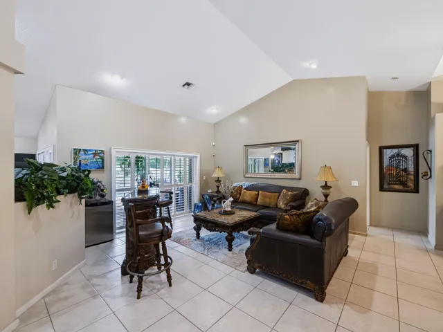 18-web-or-mls-6001-wedgewood-village-cir