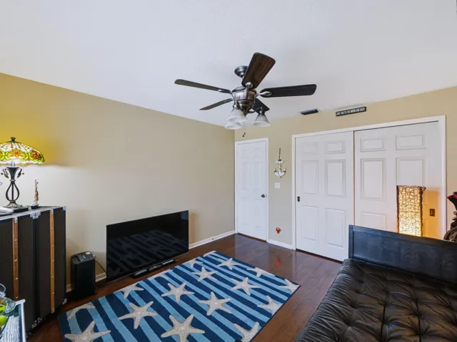 11-web-or-mls-6001-wedgewood-village-cir