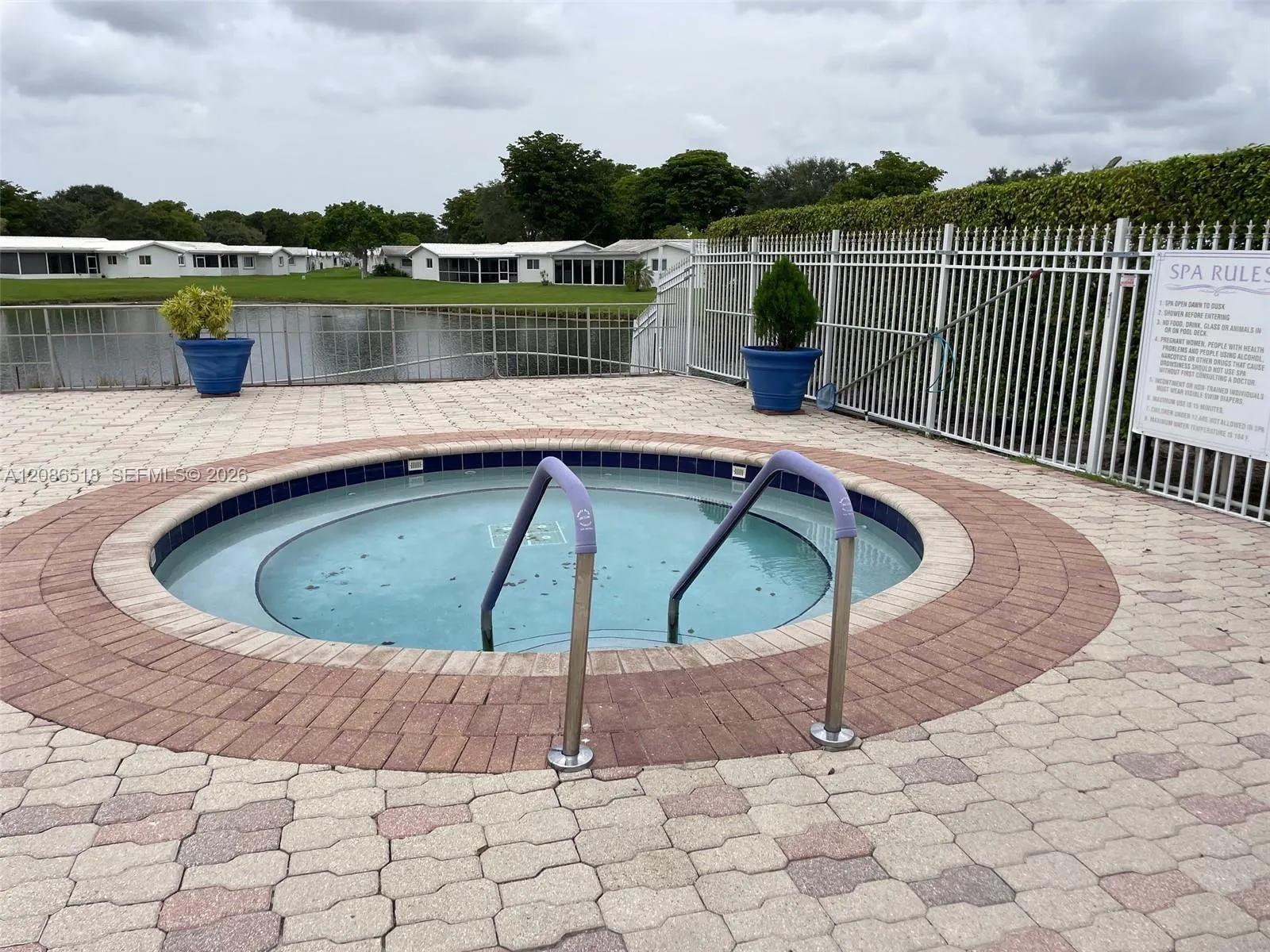 SATELLITE HOT TUB