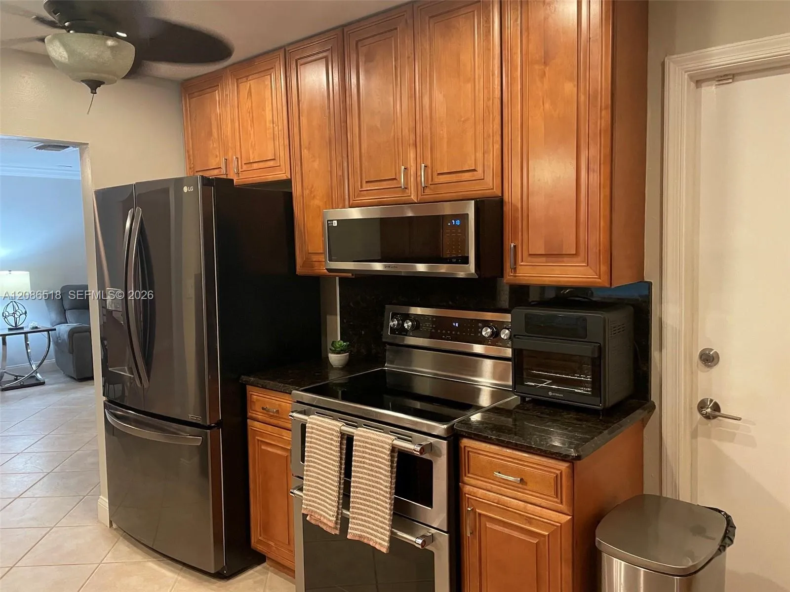 NEWER DOUBLE OVEN & SLIM MICROWAVE