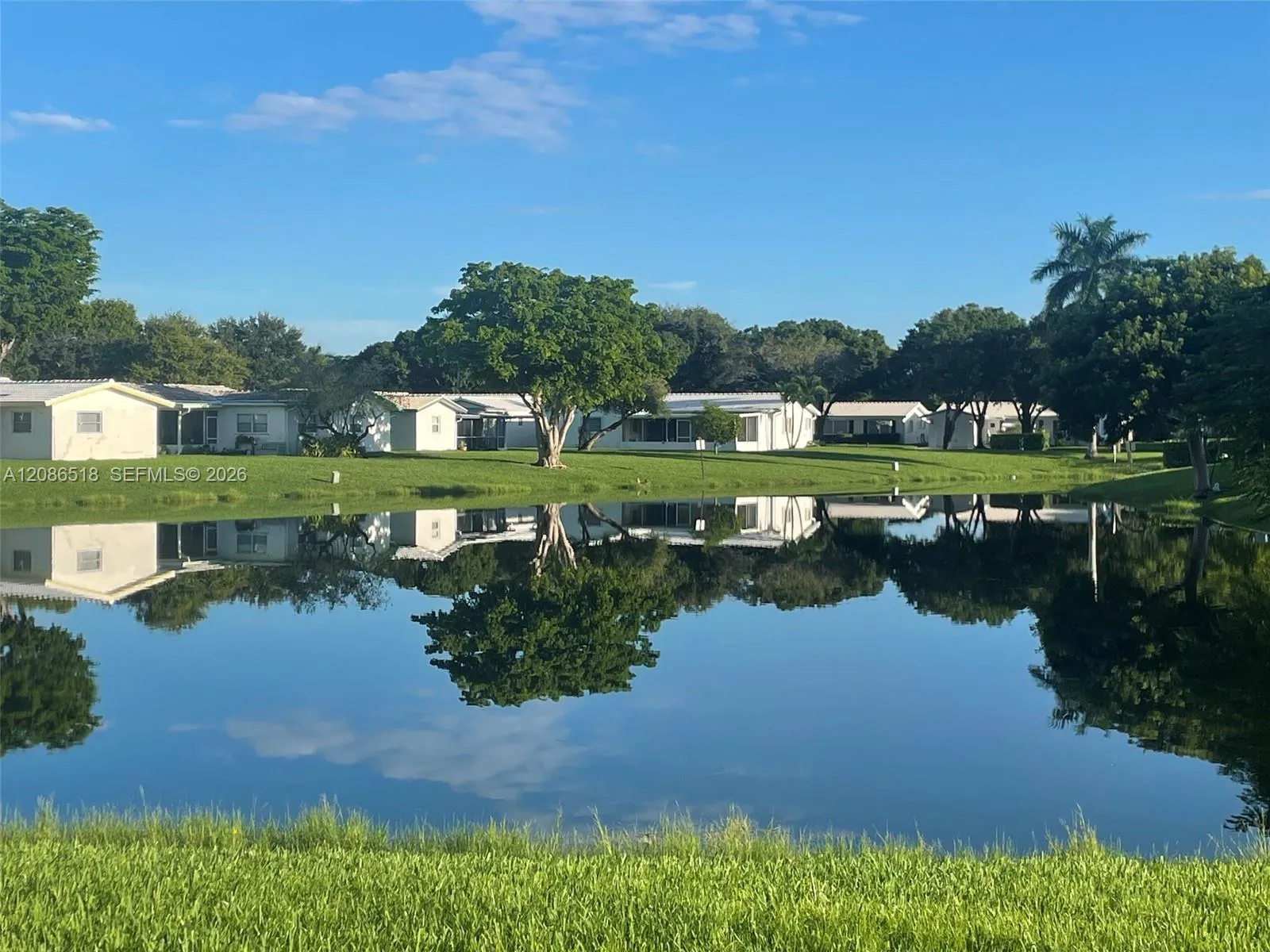 PRIME LAKE FRONT