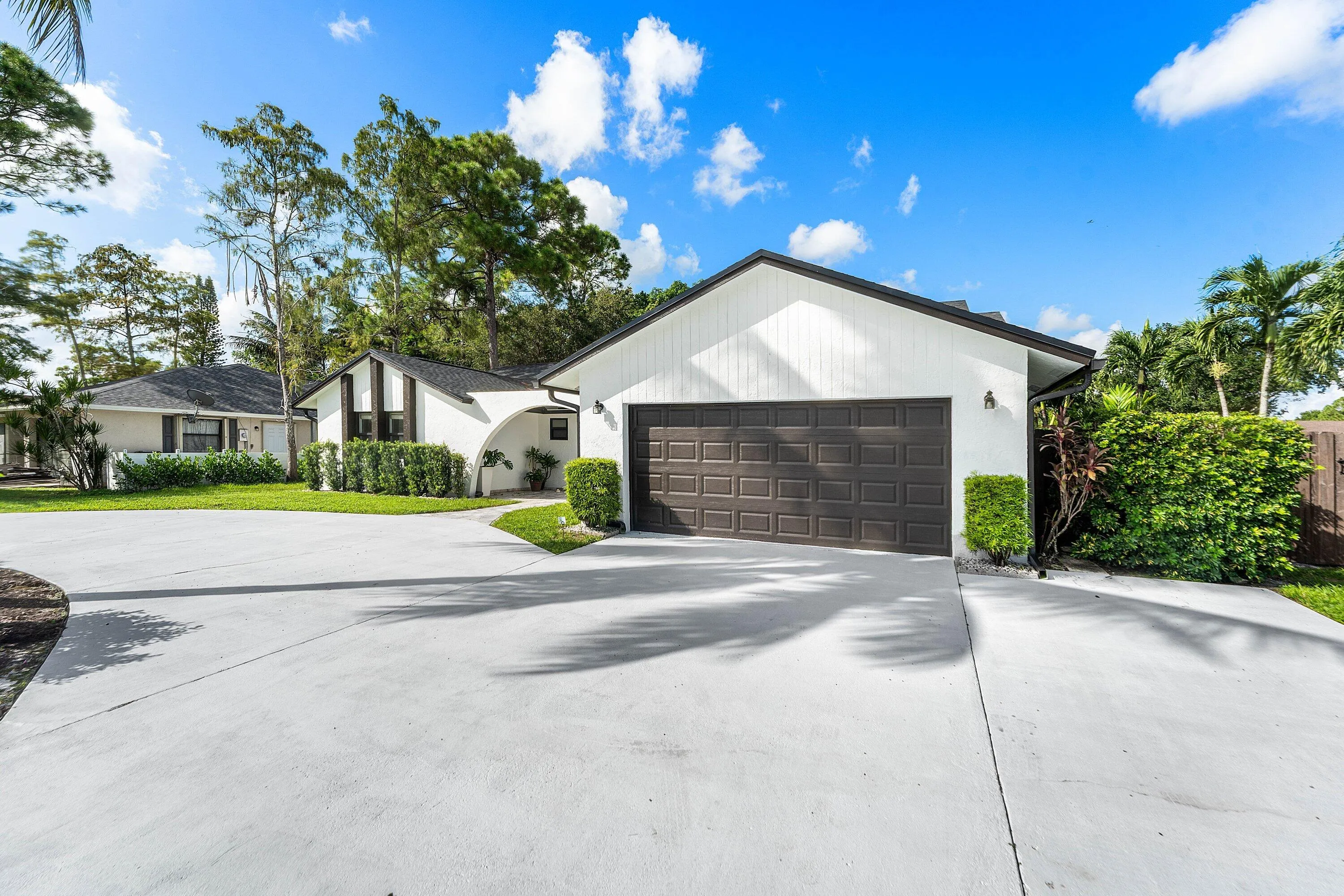 003-13645ExoticaLane-Wellington-FL-33414
