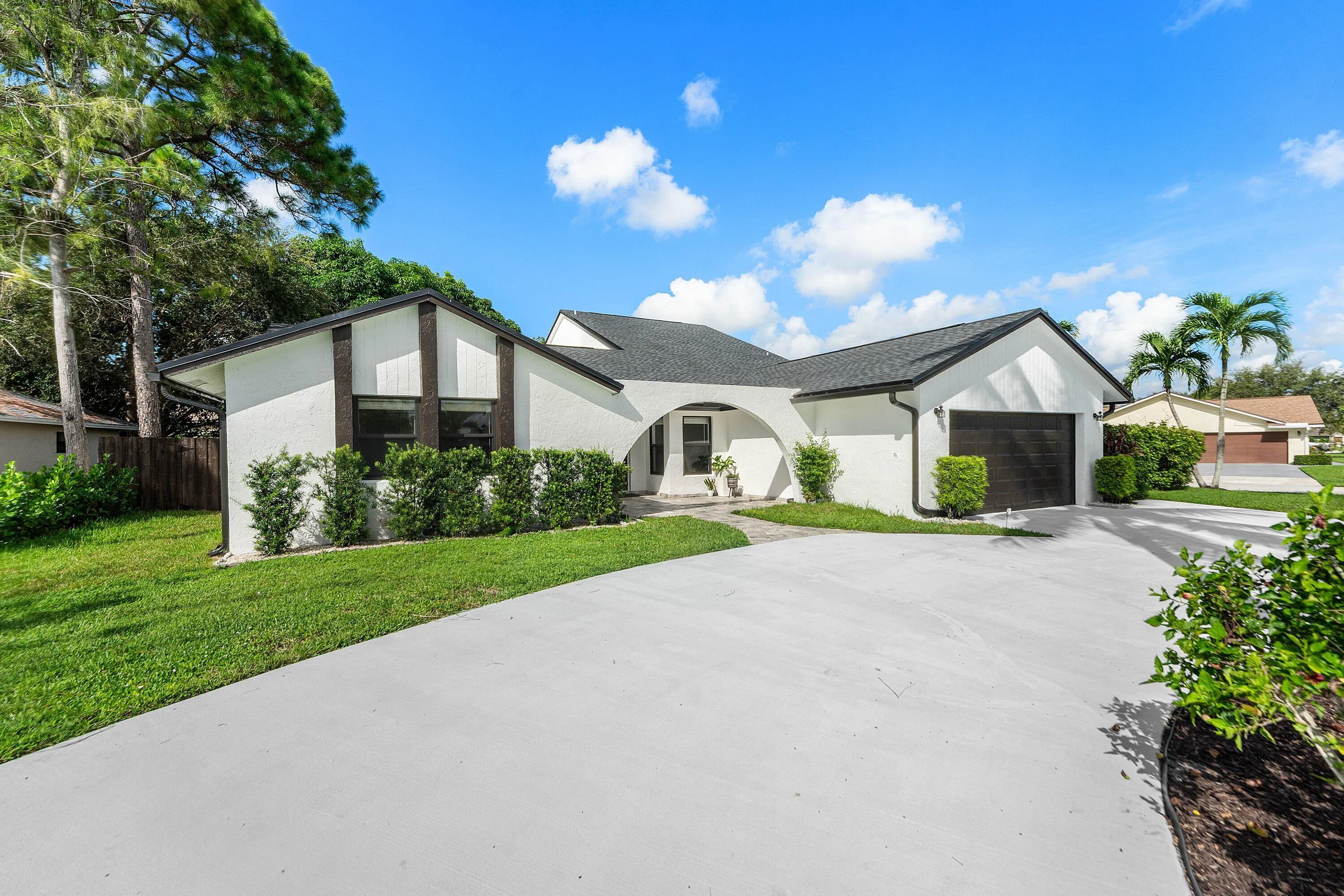 002-13645ExoticaLane-Wellington-FL-33414