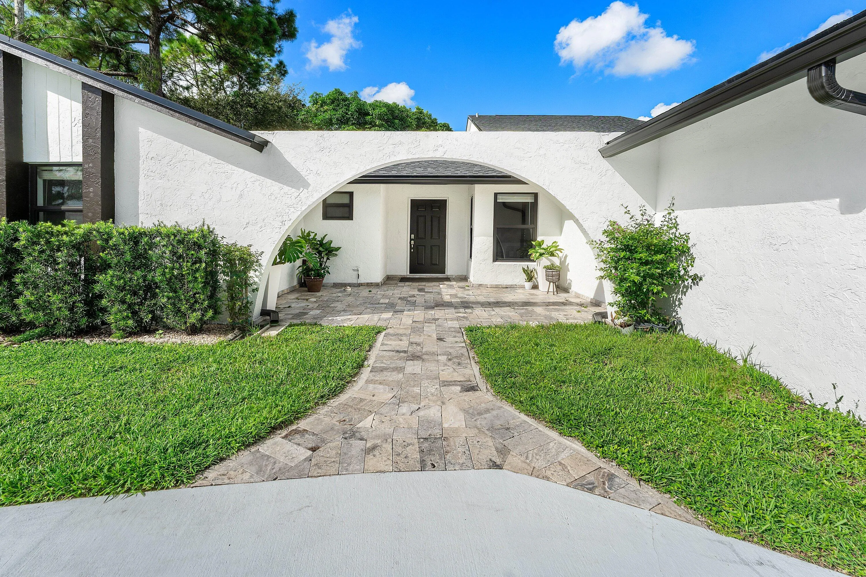 004-13645ExoticaLane-Wellington-FL-33414