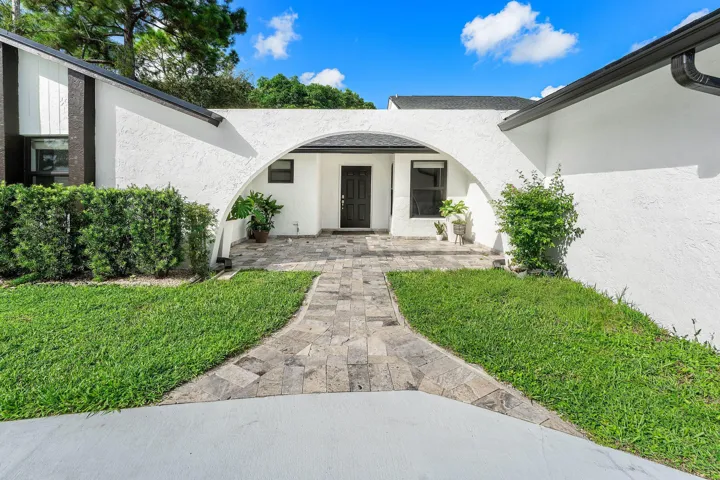 004-13645ExoticaLane-Wellington-FL-33414