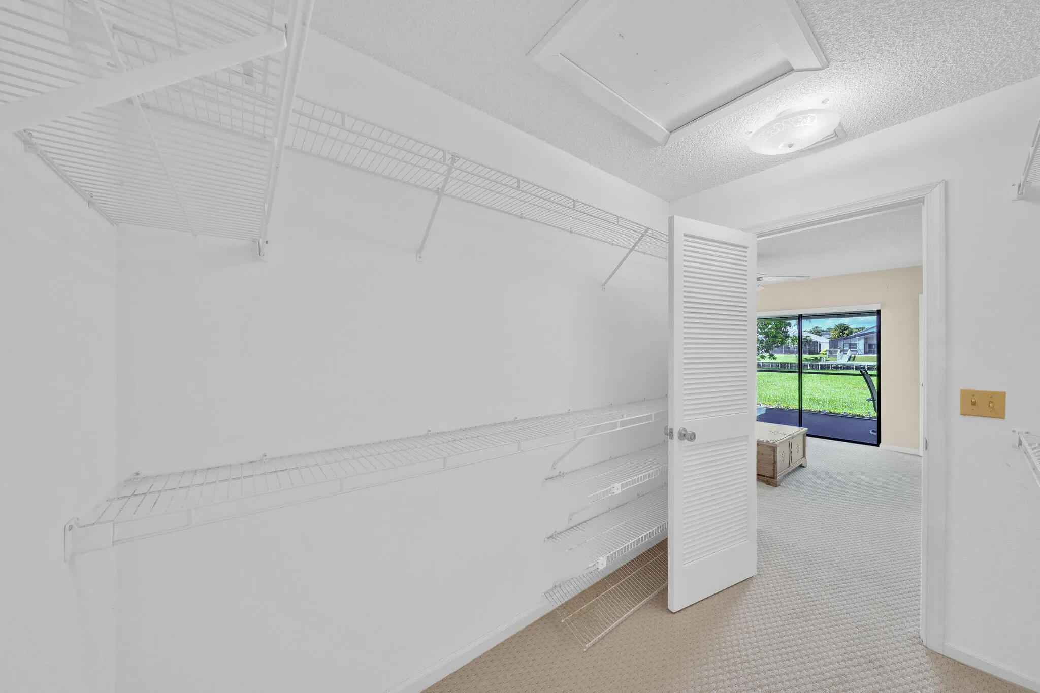 9 Primary Closet (2)