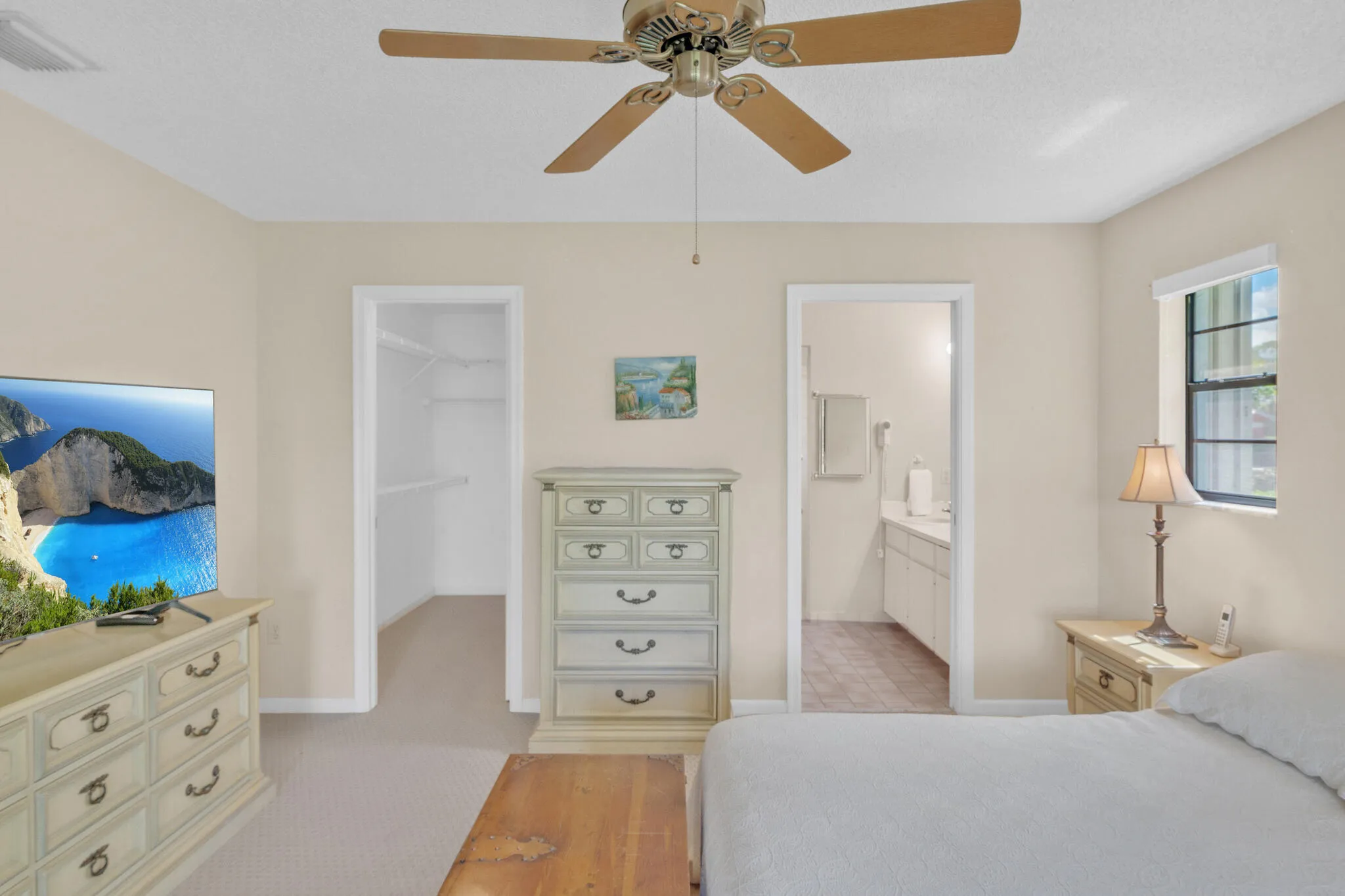 8 Primary Bedroom (2)