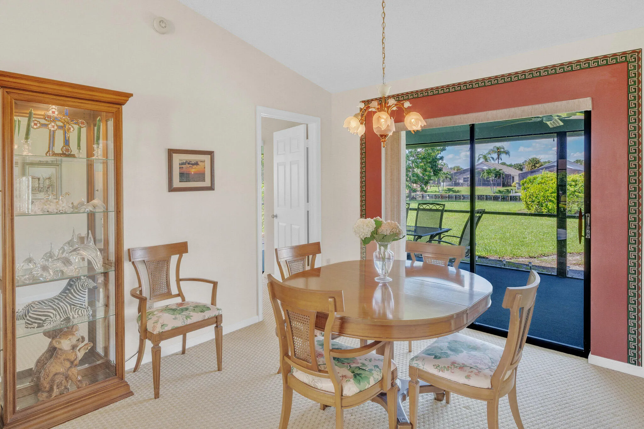 5 Dining Area (2)
