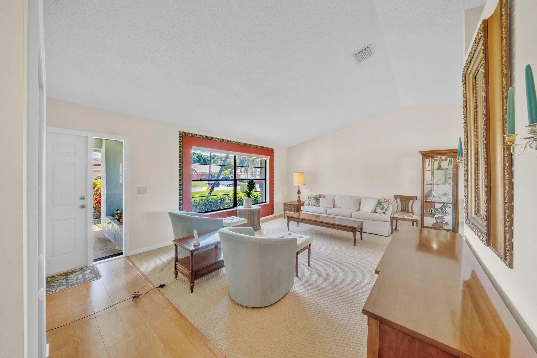 29 Living-Area (1)