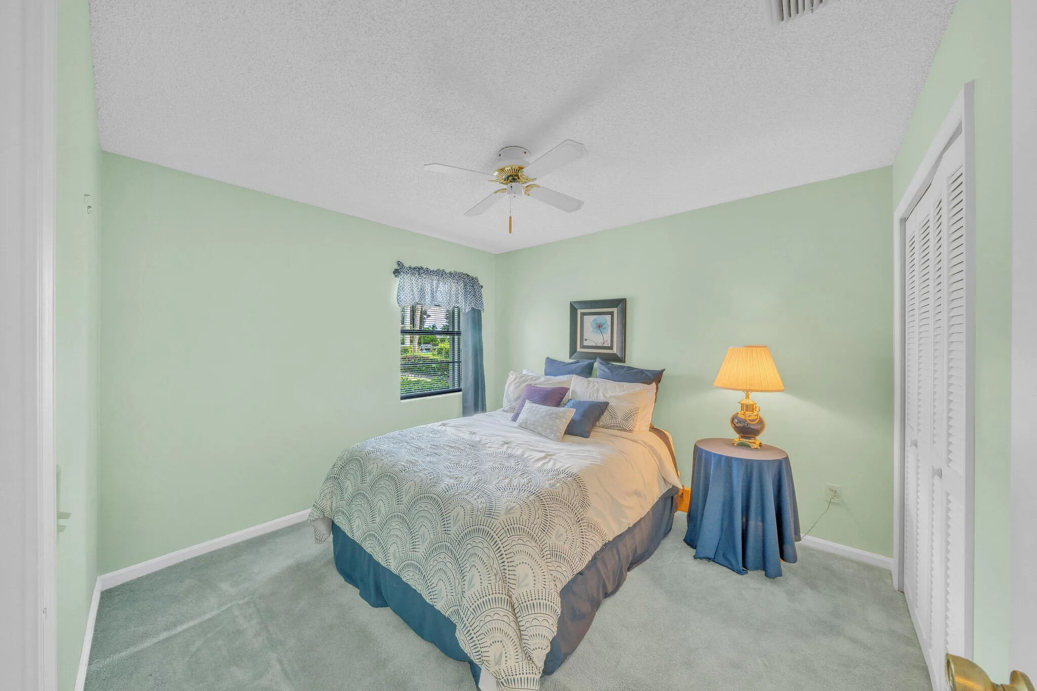 23 Guest Bedroom A (2)