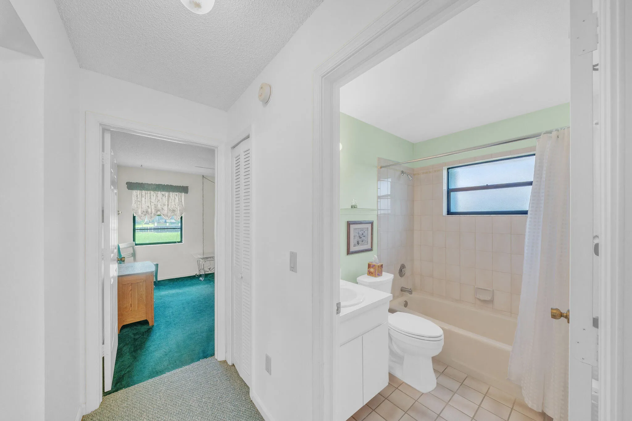 24 Guest Bathroom (1)