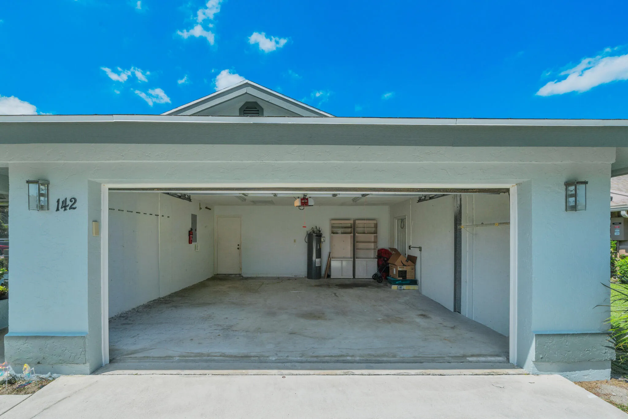 34 Garage