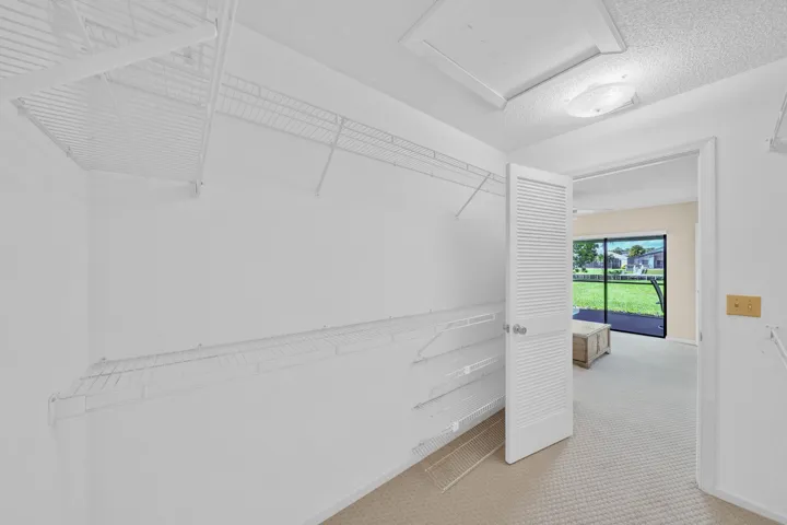 9 Primary Closet (2)
