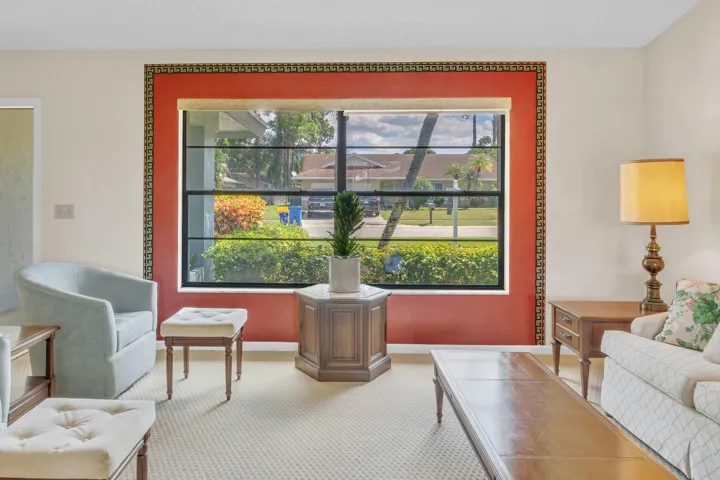 4 Living Room (2)
