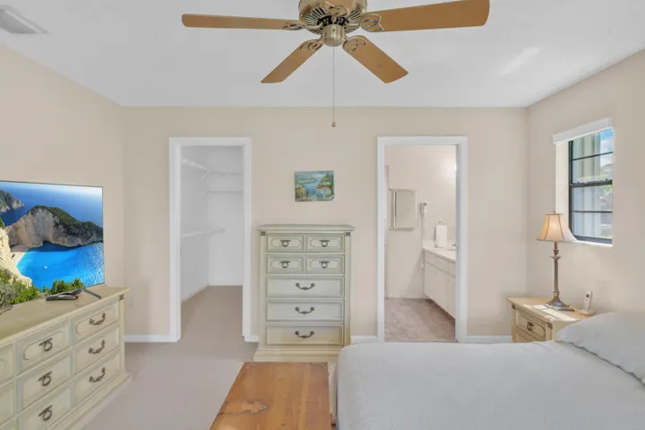 8 Primary Bedroom (2)