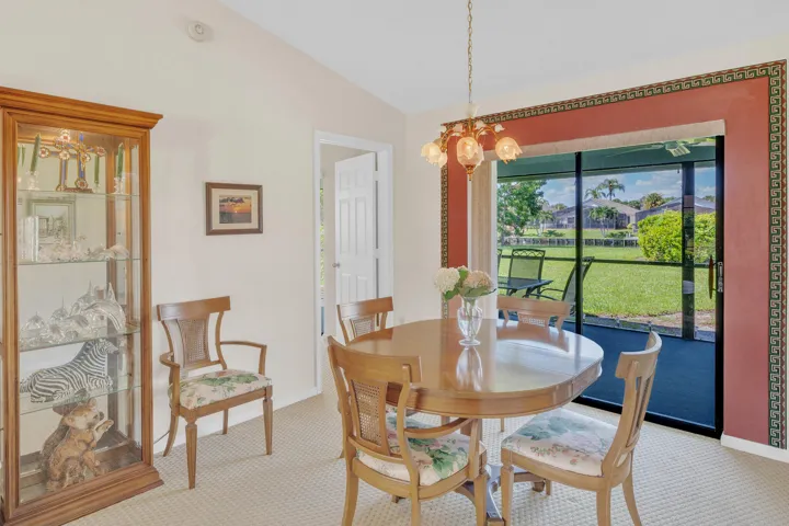 5 Dining Area (2)