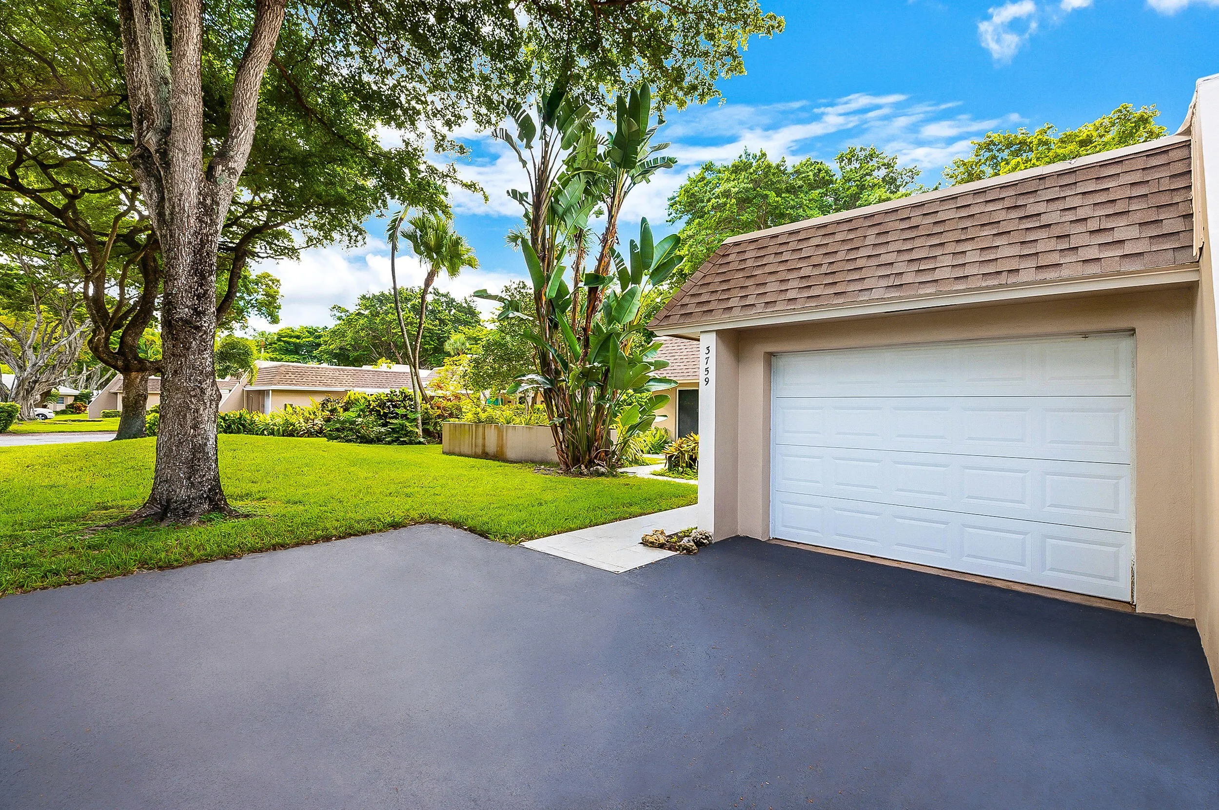 3759OaksClubhouseDr-PompanoBeach,Natalia