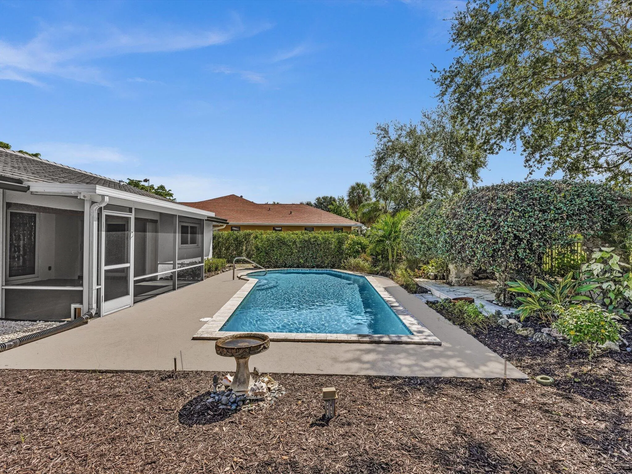 Pool & Garden