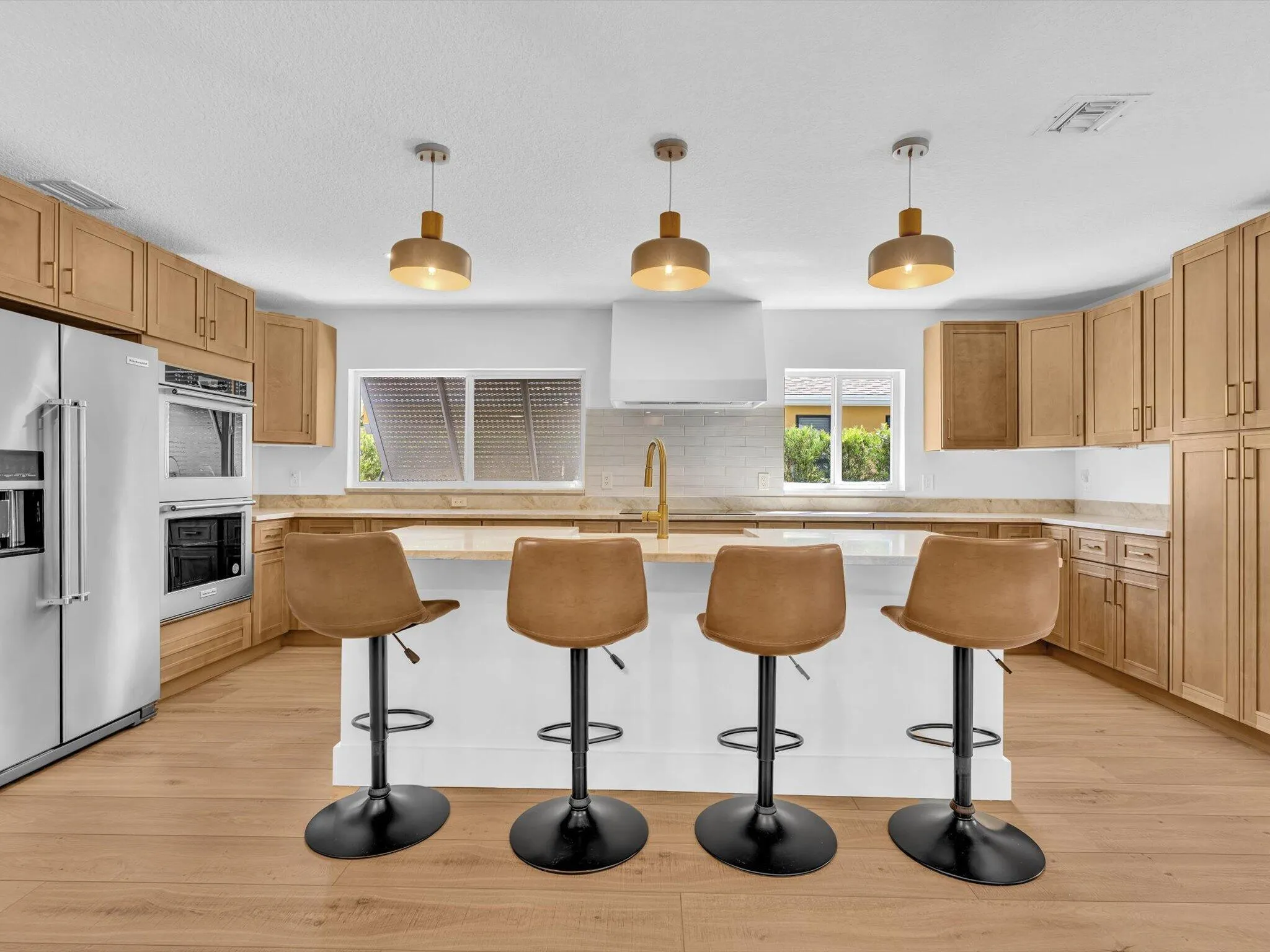 Modern Kitchen w/Hood and Island