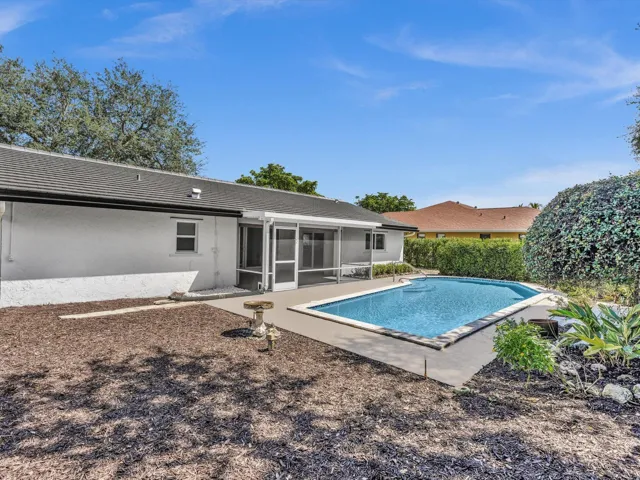 Pool & Garden