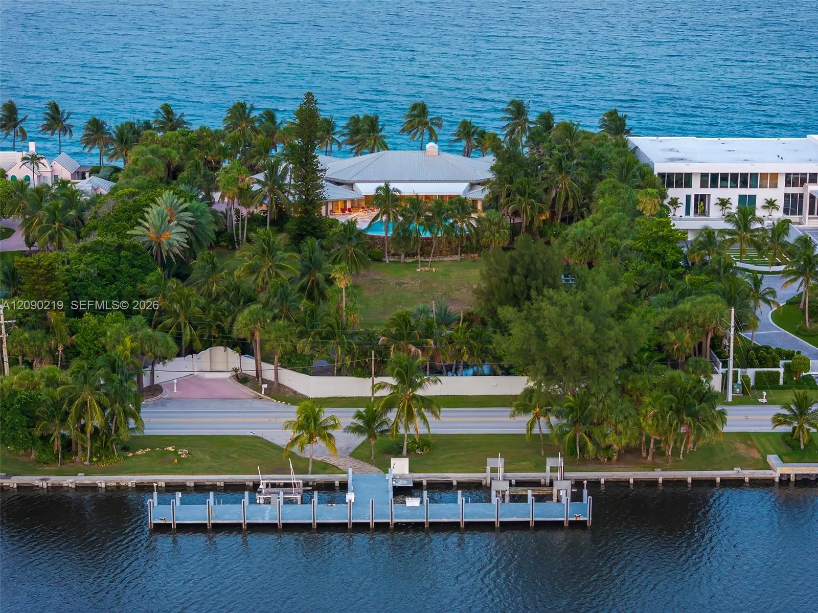 approx 100 ft dock, 250 ft intracoastal front