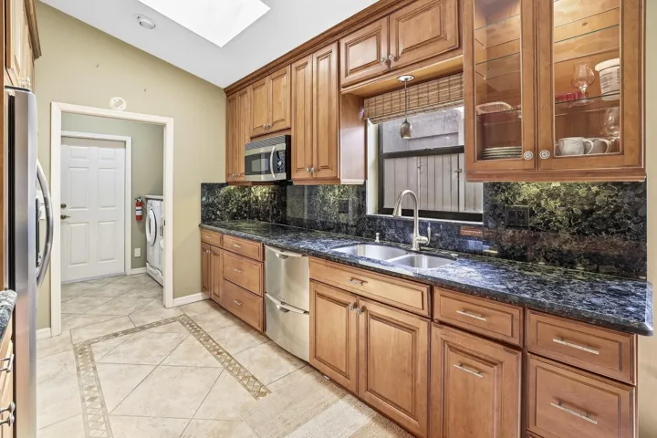 14_Kitchen