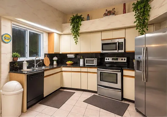 Digitally decluttered to remove personal items; property features unchanged.