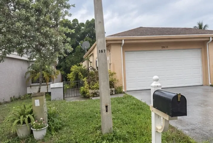 Digitally decluttered to remove personal items; property features unchanged.