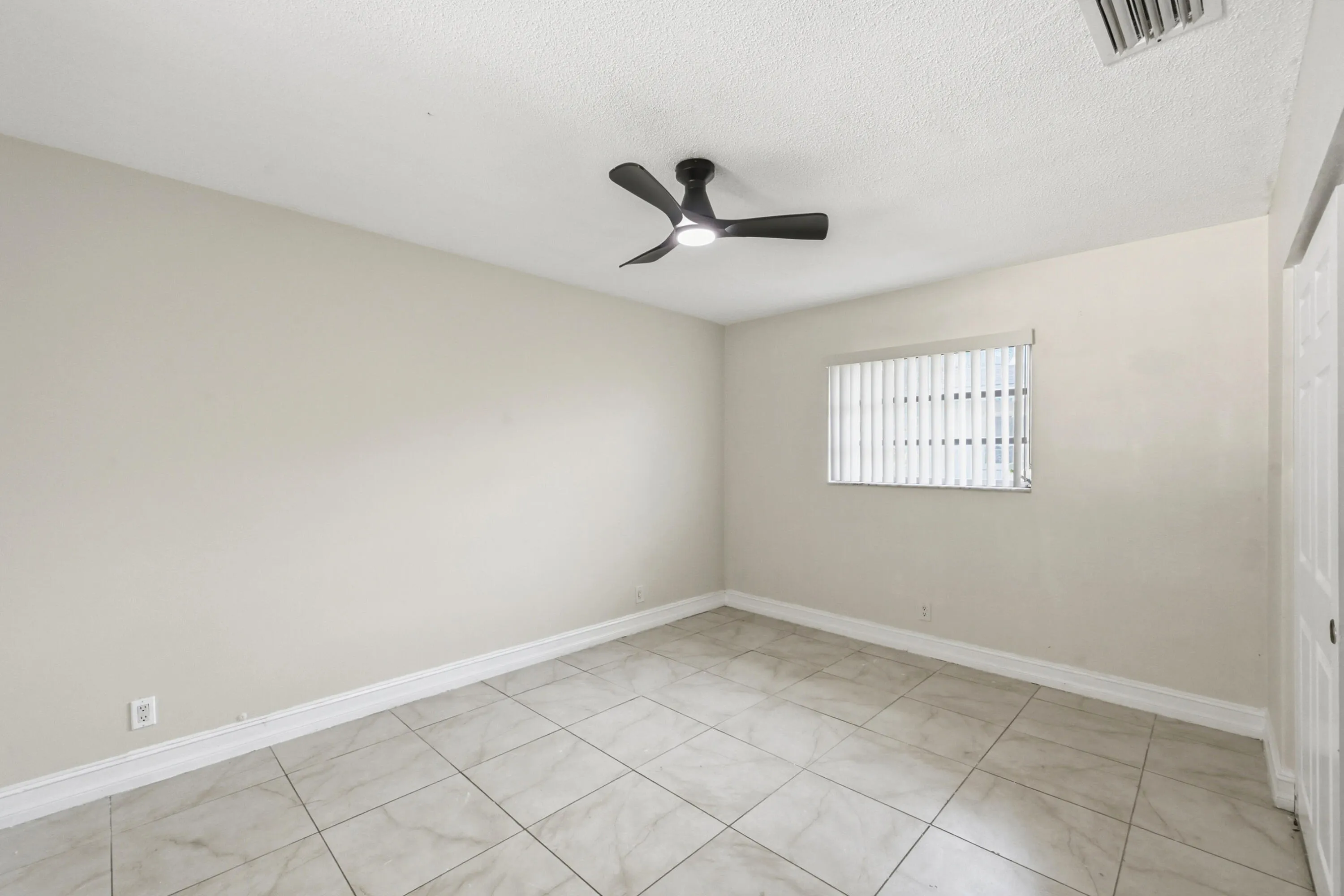 32_bedroom 2