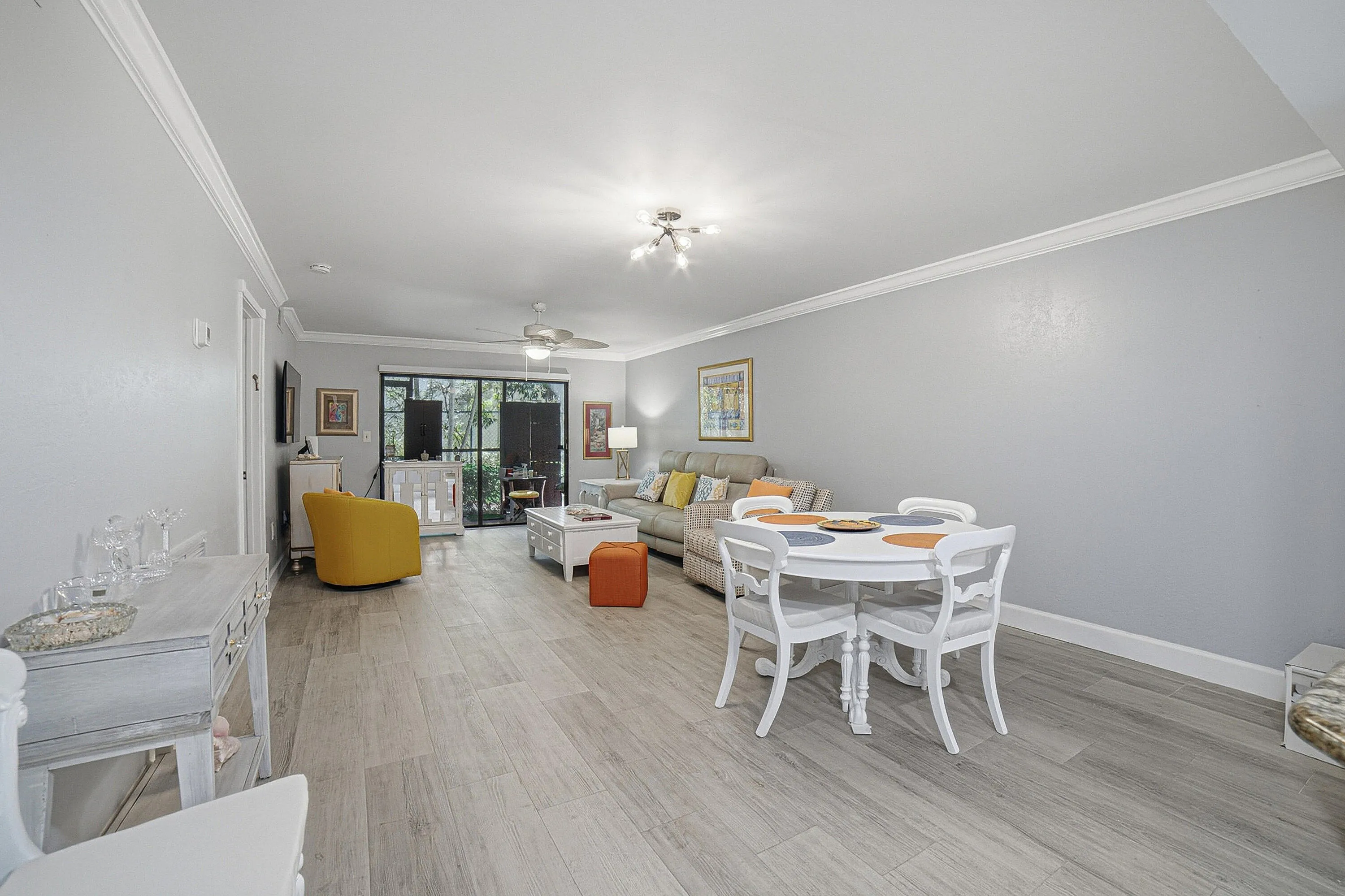 05-Dining Area-Livingroom