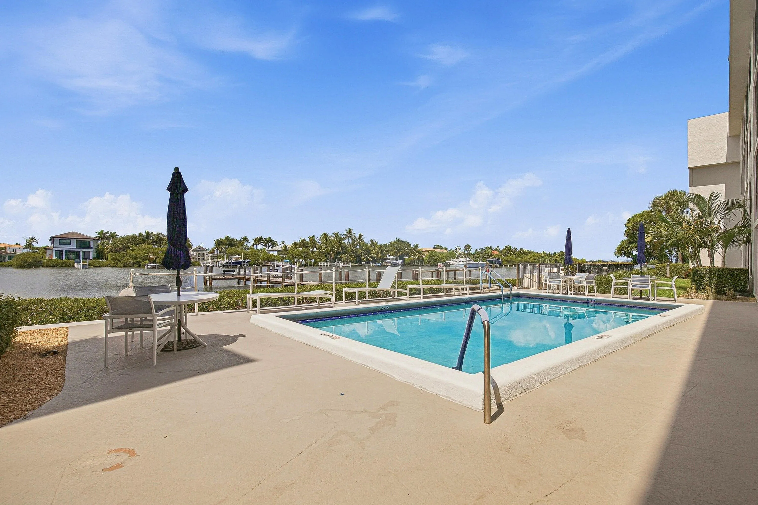 11-Pool